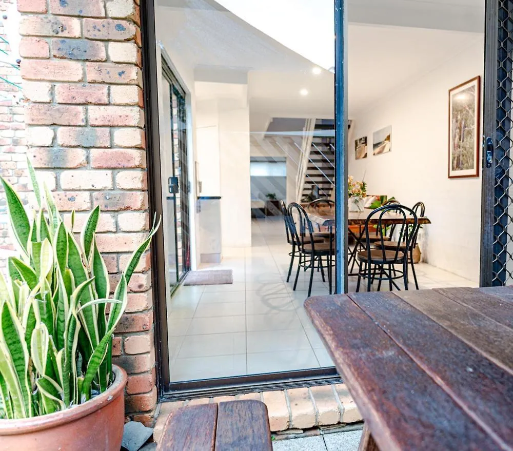 Byron Bay Accom Unit 4 63 Shirley Street, Byron Bay- Mango Tree