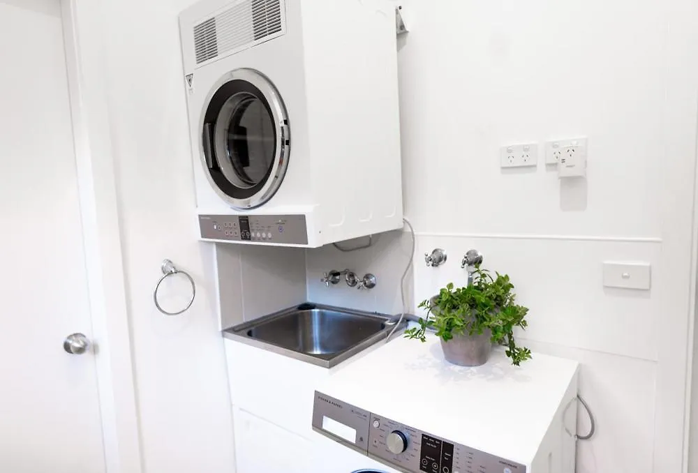 Byron Bay Accom Unit 4 63 Shirley Street, Byron Bay- Mango Tree 0*,